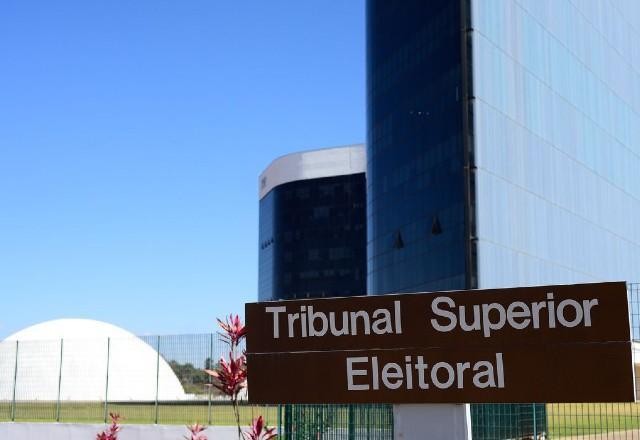 Imagem da noticia TSE nega pedido do PT para que publicações de Bolsonaro fossem removidas