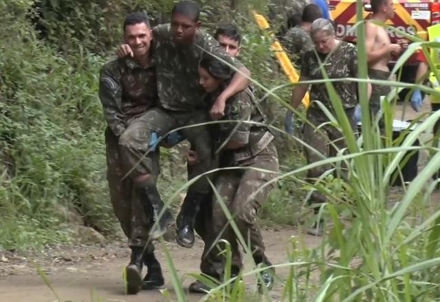 Imagem da noticia Dois militares morrem após caminhão do Exército cair de ribanceira em SC