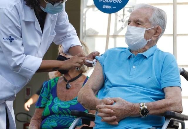 Imagem da noticia Governo de SP anuncia 4ª dose da vacina contra covid para idosos