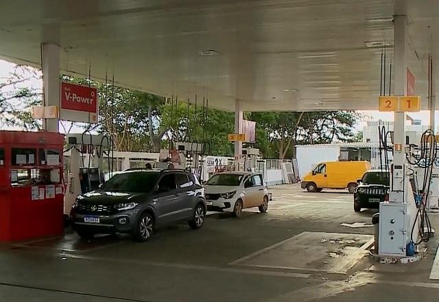 Imagem da noticia Preço da gasolina caiu em 23 estados e no DF, diz ANP