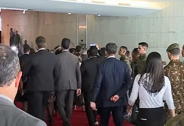Imagem da noticia Congresso Nacional faz simulação da posse do presidente eleito, Lula (PT)