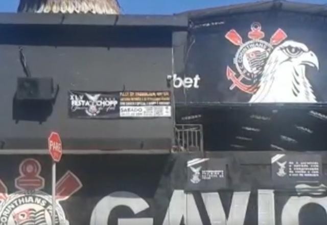 Imagem da noticia Carnavalesco da Gaviões da Fiel está internado após ser espancado