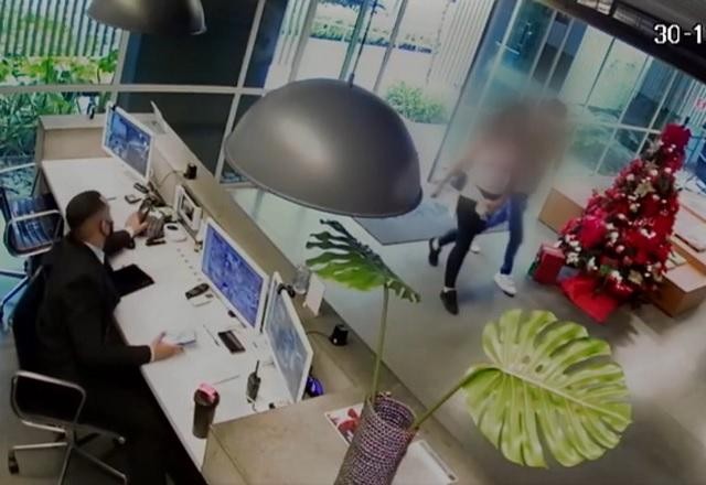 Imagem da noticia Vídeo: adolescentes invadem e furtam condomínio de luxo em São Paulo