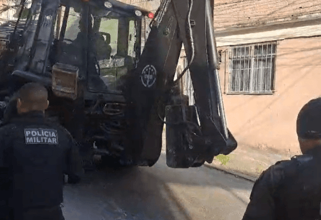 Imagem da noticia Motoristas por app são obrigados a colar adesivo no carro para identificar pagamento a criminosos no Rio