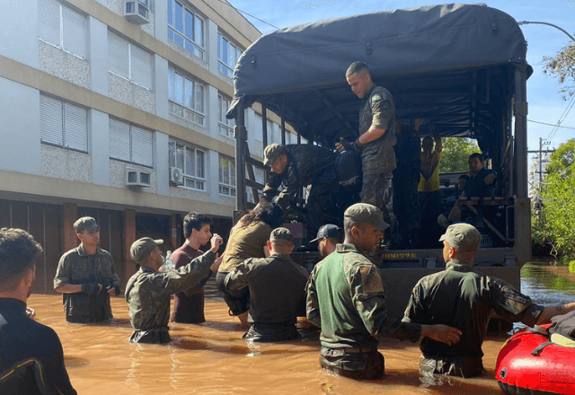 Imagem da noticia Marinha envia navio com 24 toneladas de suprimentos para o Rio Grande do Sul
