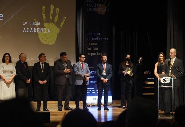 Imagem da noticia Estudo da FGV vence Prêmio Não Aceito Corrupção na categoria Academia