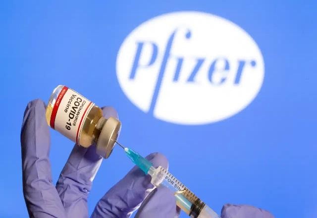 Imagem da noticia Governo Bolsonaro negocia compra de vacinas da Pfizer