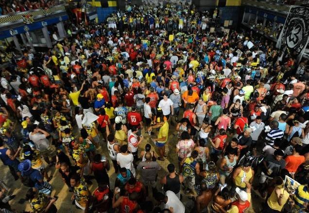 Imagem da noticia Rio de Janeiro libera quadras e estabelecimentos em novembro