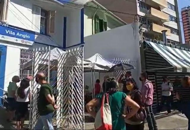 Imagem da noticia Busca por vacinas gera aglomeração e fila quilométrica em SP