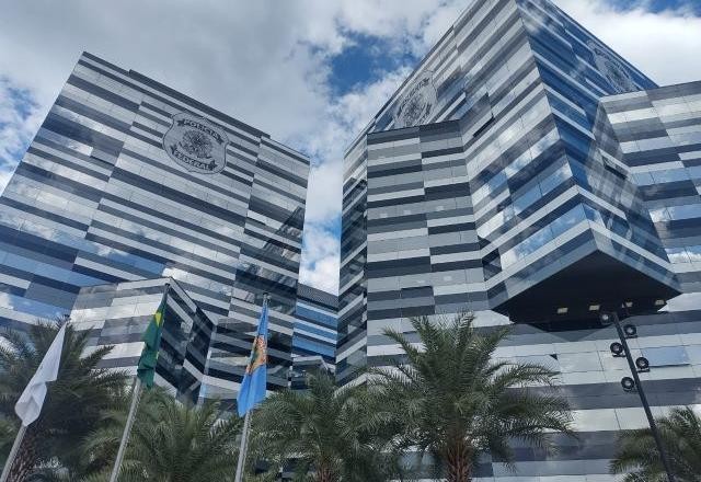 Imagem da noticia Bolsonaro deixa sede da Polícia Federal após prestar depoimento