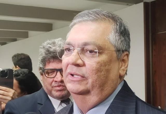 Imagem da noticia Em busca de votos, Flávio Dino visita vice-líder do governo no Senado