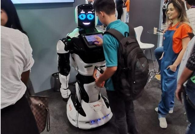 Imagem da noticia Mil especialistas alertam: "Pausem os experimentos de inteligência artificial"