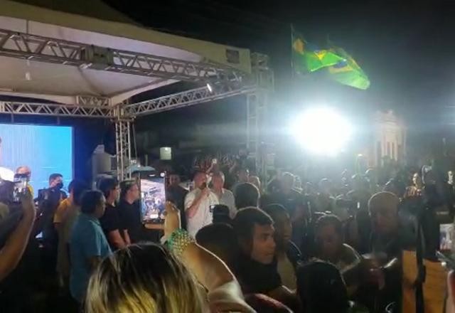 Imagem da noticia Em viagem ao Nordeste, Bolsonaro faz discurso em Caicó (RN)