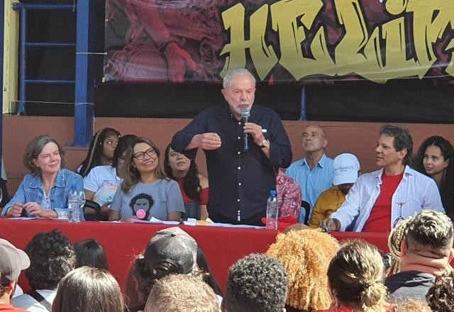 Imagem da noticia "Tirar o título é vocês provarem que estão qualificados", diz Lula a jovens