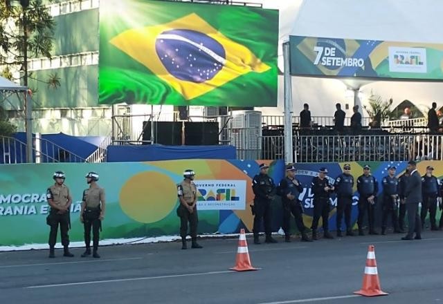 Acompanhe os preparativos para o desfile de 7 de setembro em Brasília