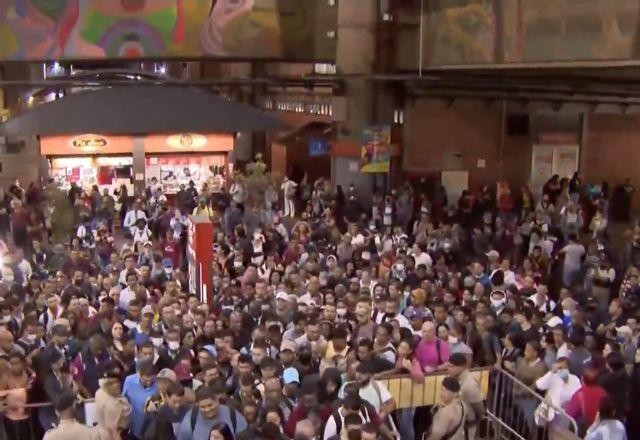 Imagem da noticia SP: governo e Metrô não atendem catraca livre e linhas seguem paradas