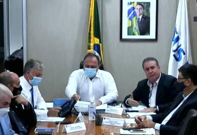 Imagem da noticia Vacinação começa dia 20 de janeiro às 10h, diz Pazuello a prefeitos