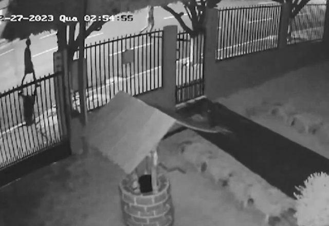 Imagem da noticia Criminosos em carro de luxo matam homens em situação de rua