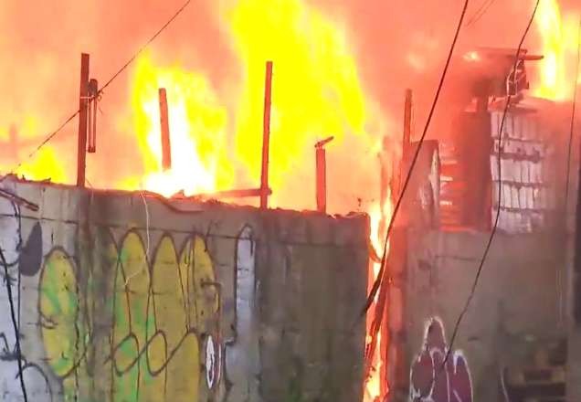 SP: Incêndio na Marginal Pinheiros fecha ponte e ameaça estrutura