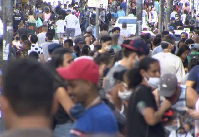 SP: Primeiro sábado de comércio aberto tem aglomerações e descumprimento de regras