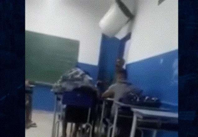 Imagem da noticia SP: Professor é atingido por balde de lixo ao entrar em sala de aula