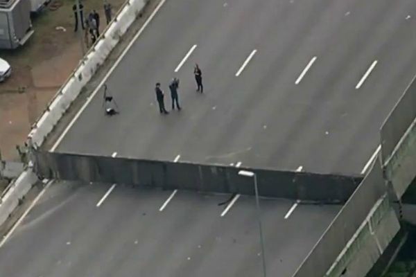 Imagem da noticia SP: Viaduto que cedeu corre o risco de desabar
