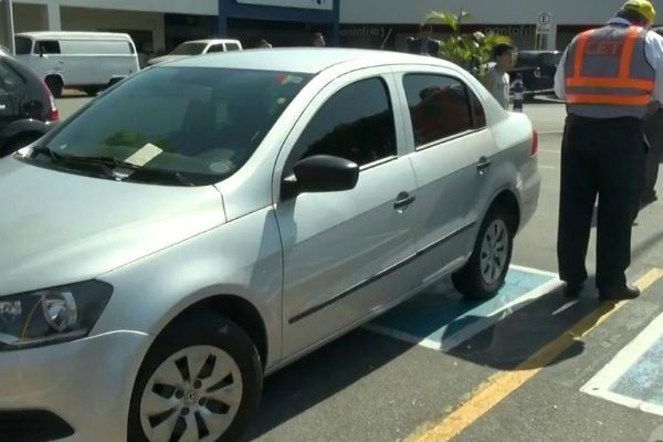 SP tem cerca de 20 multas por dia por estacionar em vagas exclusivas