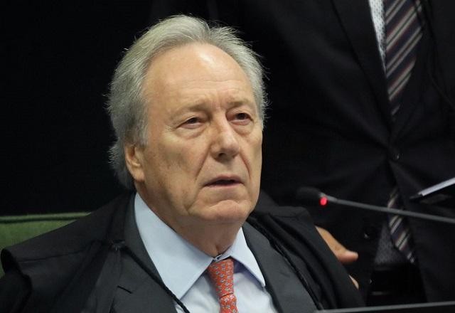 Imagem da noticia Lewandowski arquiva pedidos de partidos para governo vacinar crianças