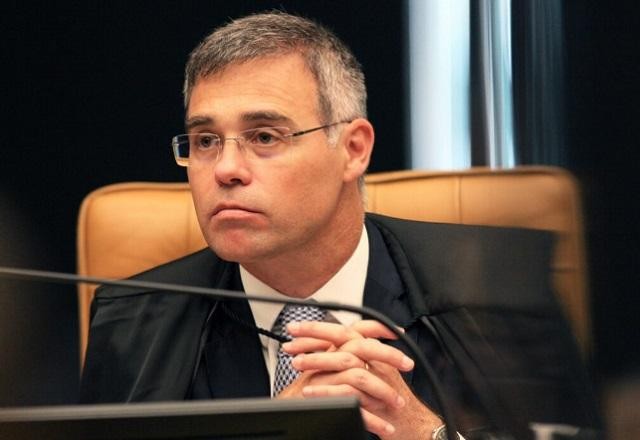 Imagem da noticia Mendonça arquiva ações movidas contra Bolsonaro por fala sobre venezuelanas