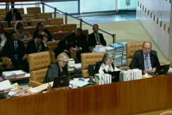 Imagem da noticia STF adia discussão de ações que pedem a Criminalização da Homofobia