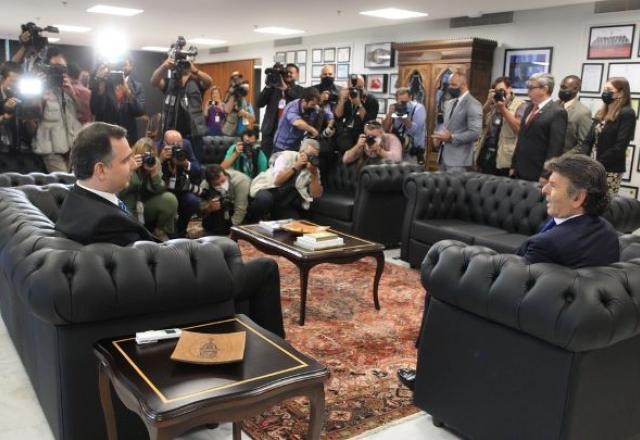 Imagem da noticia Em reação a Bolsonaro, Fux e Pacheco defendem obrigações com a democracia