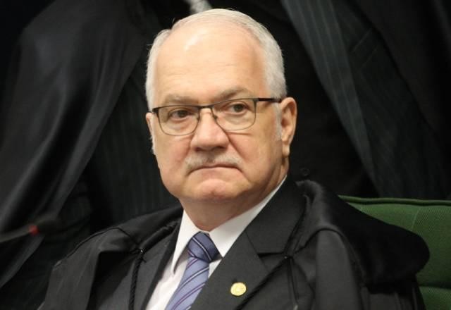 Imagem da noticia "A democracia não tem lugar para os que dela abusam", alerta Fachin