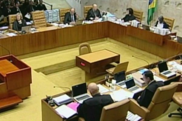 STF decide que Lei da Ficha Limpa vale em casos anteriores a 2010 