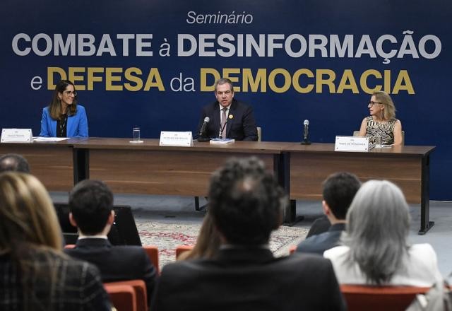 Imagem da noticia De 8/1 a saúde: livro do STF em parceria com UnB analisa a desinformação