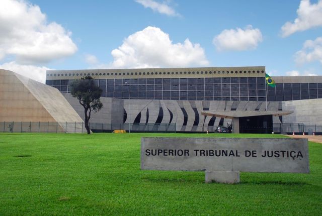 Imagem da noticia STJ emite nota em defesa de Moraes após críticas do governo dos EUA
