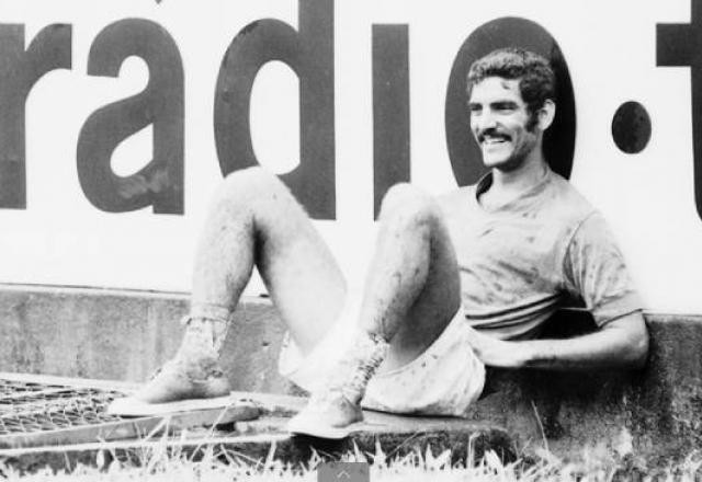 Imagem da noticia Rildo ex-jogador do Santos e da seleção brasileira morre, aos 79 anos