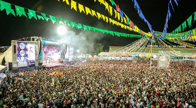 Abertura de São João de Caruaru reúne artistas em Pernambuco