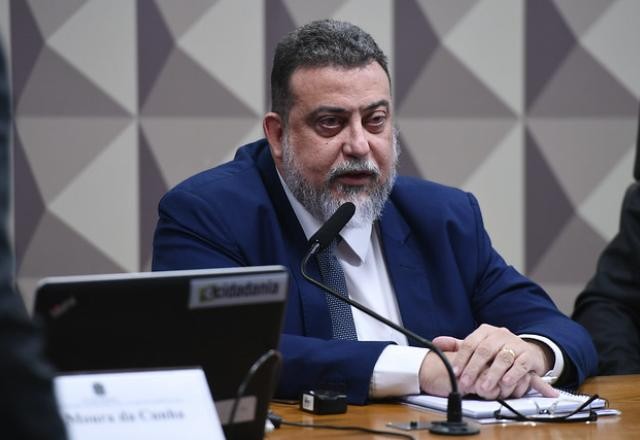 Imagem da noticia Abin fez 33 alertas de manifestantes extremistas em quartéis antes de 8/1, diz ex-diretor