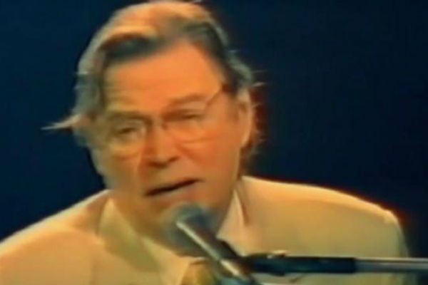 Imagem da noticia Se estivesse vivo, Tom Jobim completaria 90 anos hoje