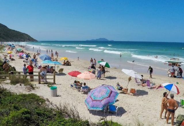 Imagem da noticia Justiça de SC proíbe eventos e limita funcionamento de hotéis