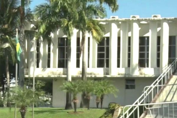 Imagem da noticia Secretária de Segurança Pública do RN tenta entrar em acordo com policiais