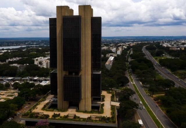 Imagem da noticia Copom sugere manter cortes de 0,5 p.p. na taxa Selic