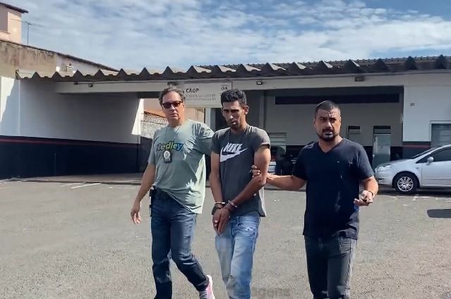 Imagem da noticia Polícia do Rio encontra vestígios de sangue na roupa do cubano suspeito de matar o dono de uma galeria de arte