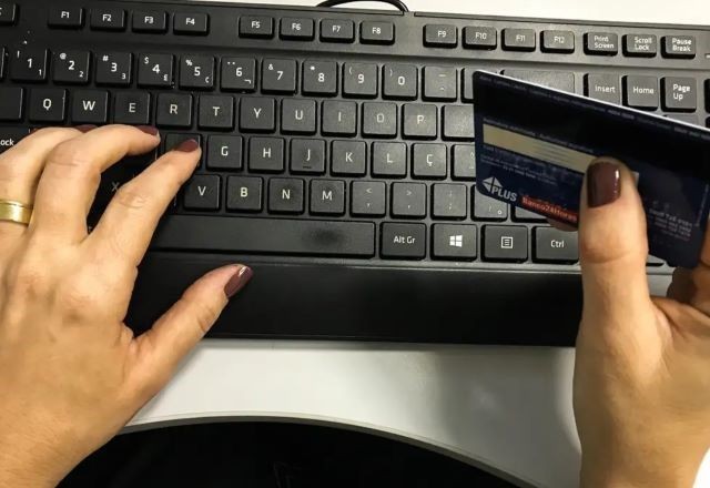 Imagem da noticia “Taxa das blusinhas” faz com que governo bata recorde em arrecadação com compras internacionais