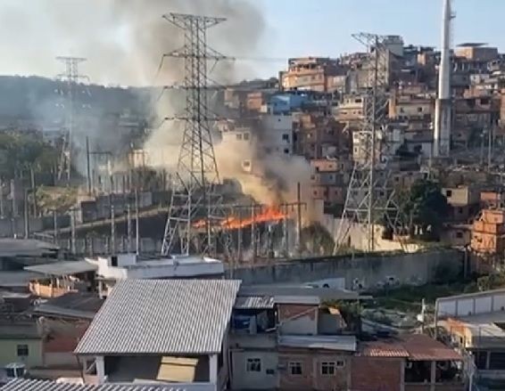 Imagem da noticia Apagão no Rio: ao menos 10 bairros ficam sem energia após incêndios em subestações