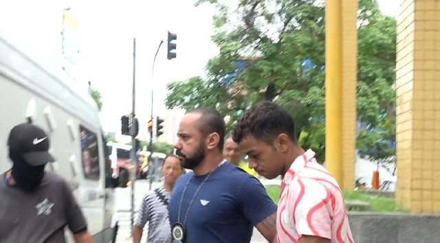 Imagem da noticia Sequestrador de ônibus no Rio cumpria pena por roubo e violou a tornozeleira eletrônica seis vezes