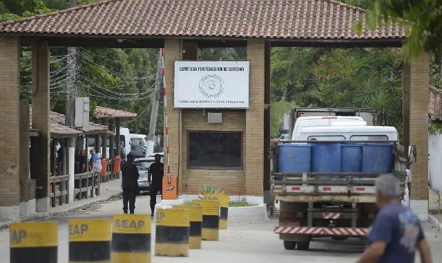 Imagem da noticia Mais de mil presos são transferidos em Bangu (RJ) após túnel ser encontrado