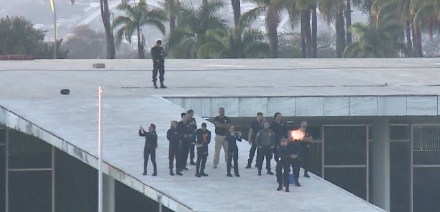Imagem da noticia Polícia do Senado realiza treinamento com granadas em Brasília