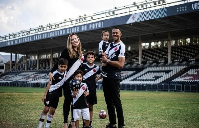 Imagem da noticia Jogador do Vasco é assaltado com o filho durante arrastão no Rio de Janeiro