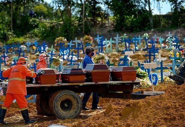 Imagem da noticia Sem dados do Ceará, Brasil registra mais 315 mortes por covid em 24 horas